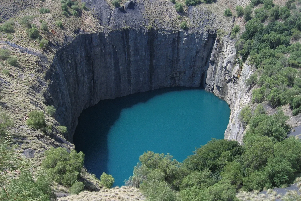 Güney Afrika’daki Kimberley elmas madeni çukuru