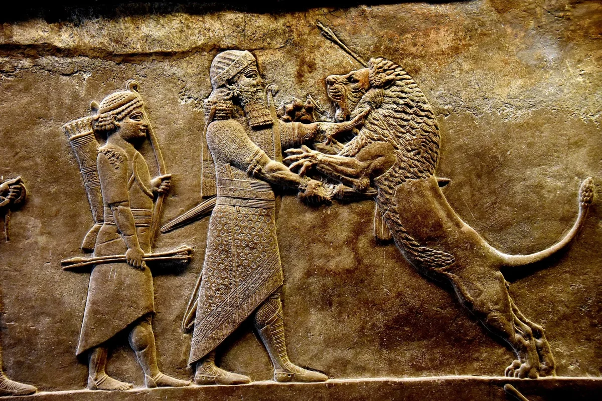 Asur sarayından aslan avını gösteren taş kabartma