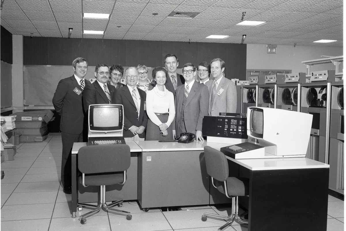 IBM System/360 anabilgisayarının kurulu olduğu makine dairesi