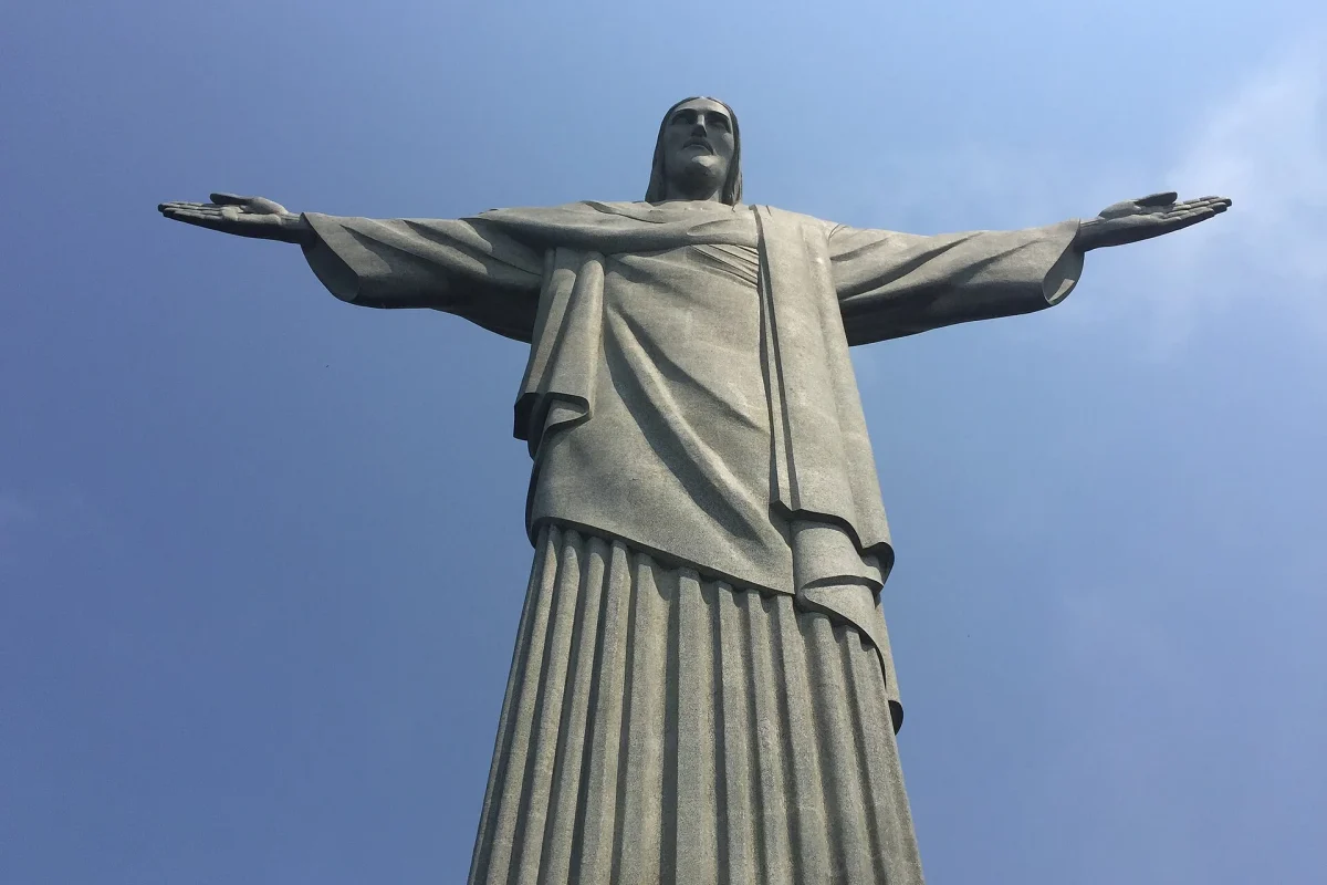 Rio de Janeiro’daki Kurtarıcı İsa heykeli