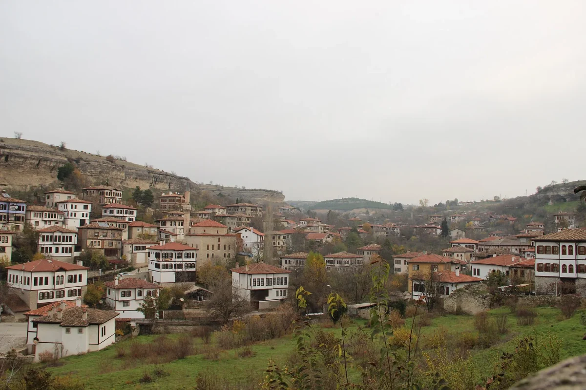 Safranbolu’da vadiye yayılmış geleneksel ahşap evler