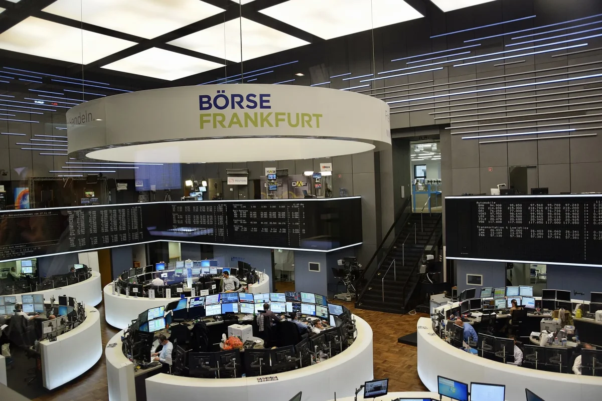 Frankfurt Borsası’nın işlem salonu